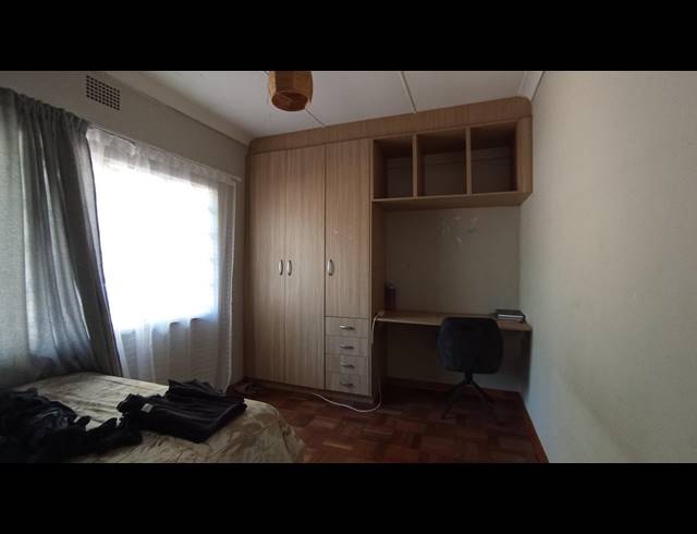 3 BEDROOM FREEHOLD FOR SALE IN SILVERTON